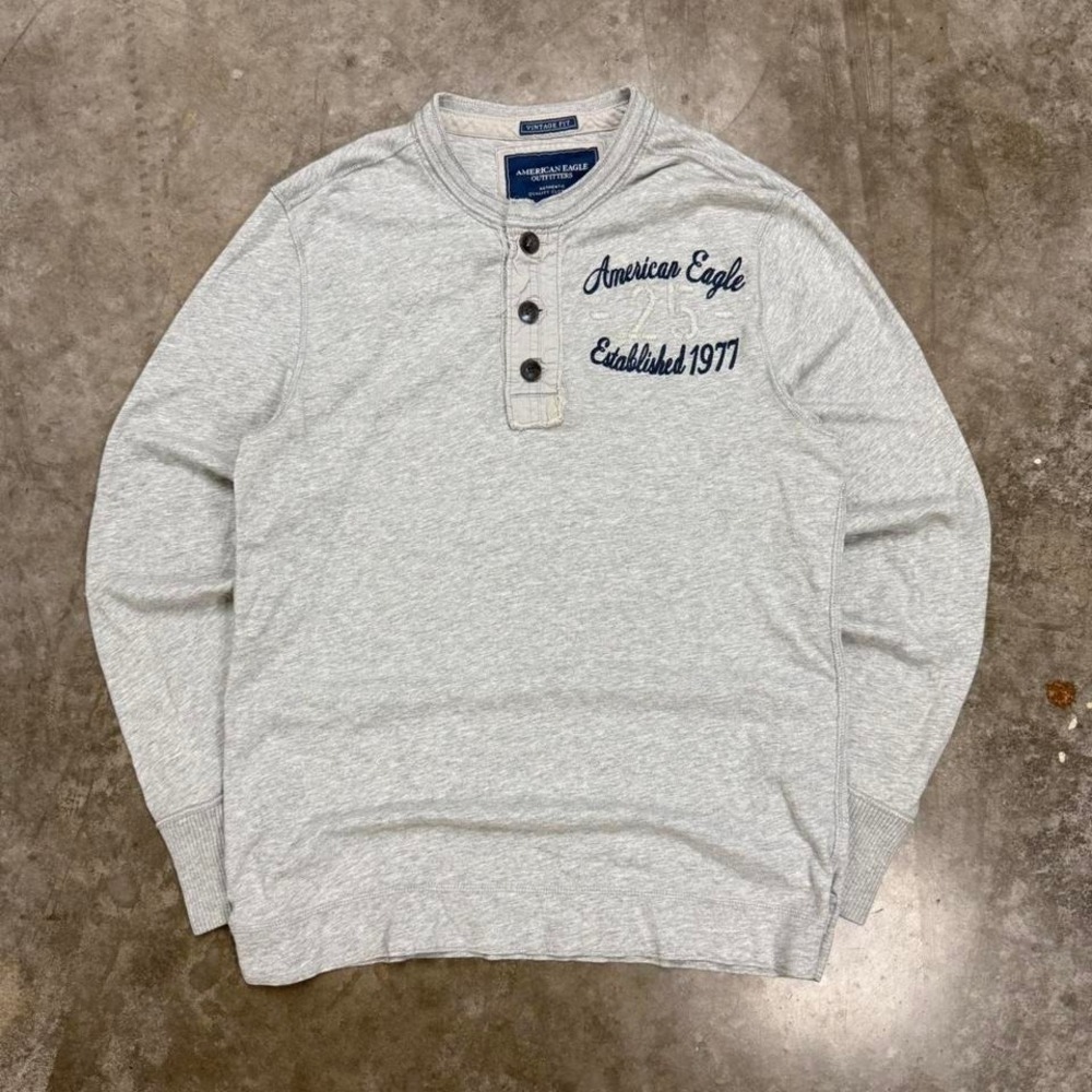 Y2K American Eagle Gray Long Sleeve Vintage Fit Henley‎ Size L